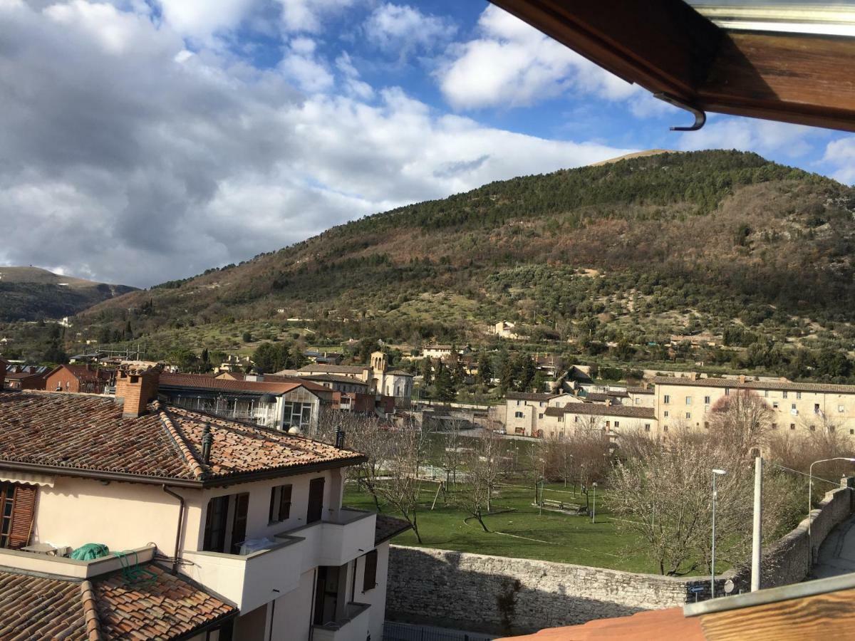 Appartement Happy House à Gubbio Extérieur photo